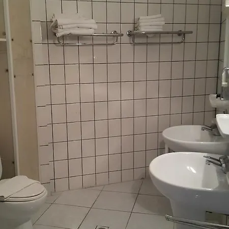 Отель Delphin