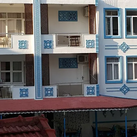 Delphin Отель 2*